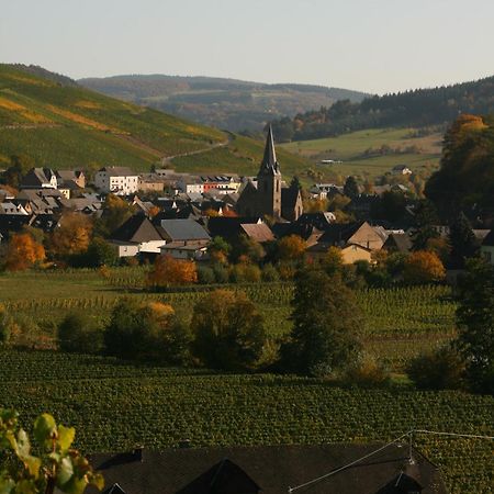 Weingut & Gaestehaus Stephan Kohl Neumagen-Dhron Extérieur photo